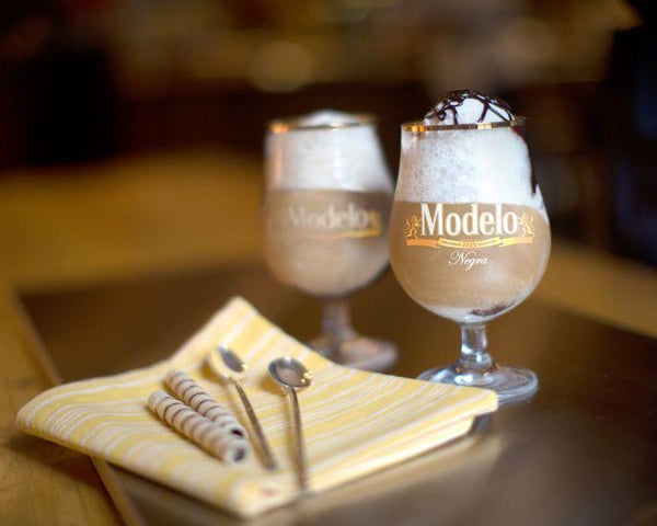 Modelo Negra Chocolate and Caramel Floats